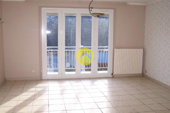 MAISON DE VILLE RENOVEE AVEC GOUT