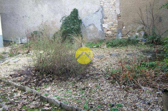 MAISON DE VILLE RENOVEE AVEC GOUT