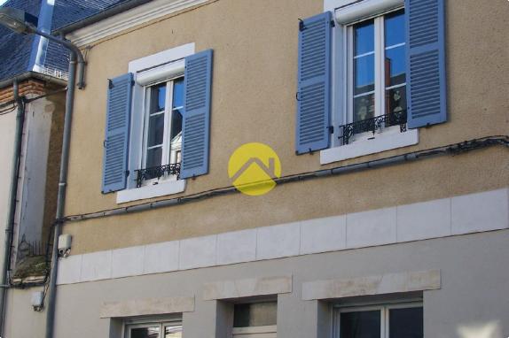 MAISON DE VILLE RENOVEE AVEC GOUT