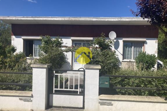 Maison / Pavillon Blet, 44 pièces à vendre