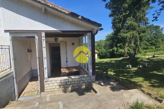 Jolie maison dans un village dynami