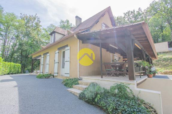 Charmante maison avec deux garages