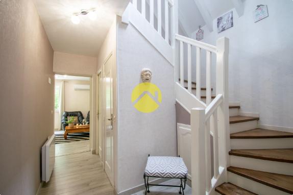 Charmante maison avec deux garages