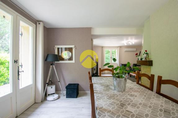 Charmante maison avec deux garages