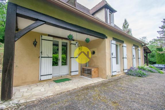 Charmante maison avec deux garages