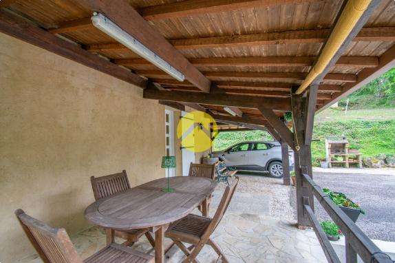 Charmante maison avec deux garages