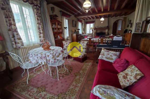 MAISON DE VILLAGE ET DEPENDANCE