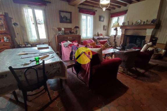 MAISON DE VILLAGE ET DEPENDANCE