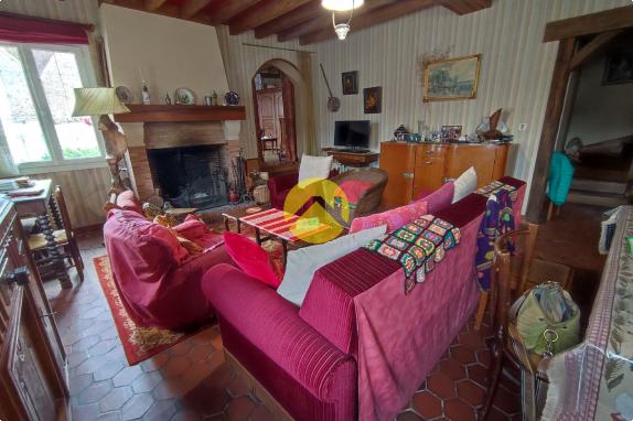 MAISON DE VILLAGE ET DEPENDANCE