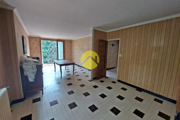 PAVILLON A RAFRAÎCHIR AVEC TERRAIN