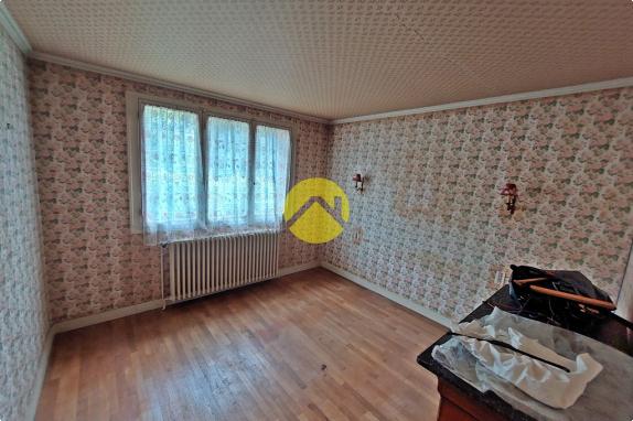 PAVILLON A RAFRAÎCHIR AVEC TERRAIN