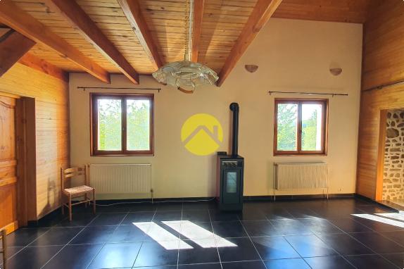 Maison sur 18 833 m²