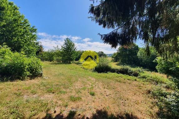 Maison sur 18 833 m²