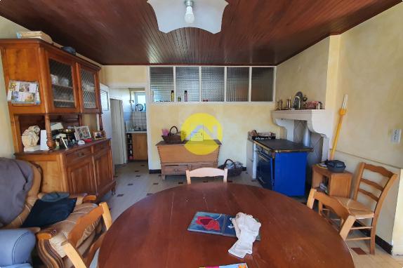 Maison familiale avec dépendances