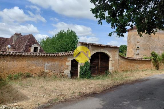 Bâtisses en pierre & son pigeonnier