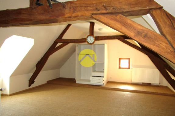Maison + dépendance troglodyte