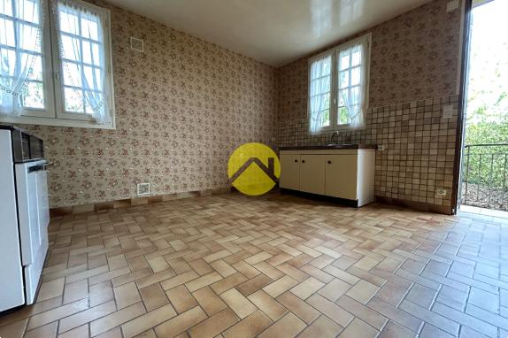 MAISON CREUSOISE + GRANGE EN PIERRE