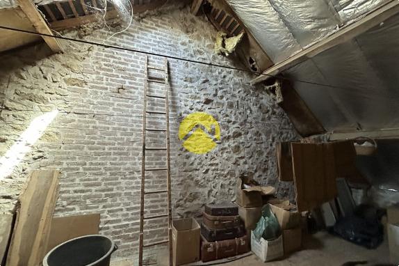 MAISON CREUSOISE + GRANGE EN PIERRE