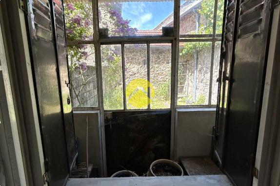 MAISON CREUSOISE + GRANGE EN PIERRE