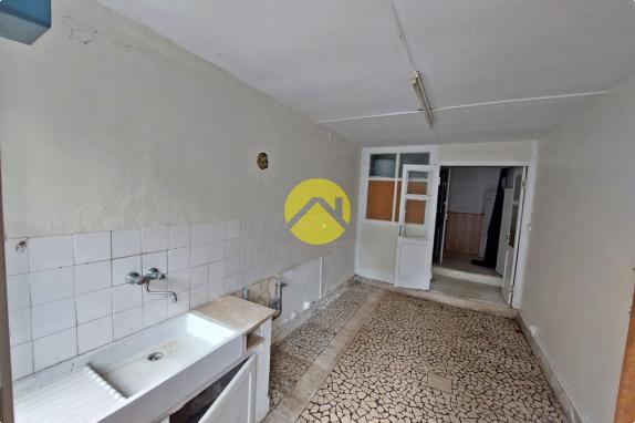 MAISON AVEC DÉPENDANCE ET TERRAINS