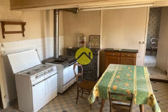 MAISON DANS HAMEAU