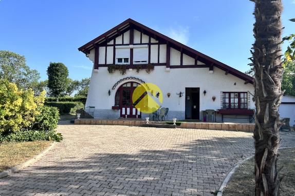 VILLA AVEC DEPENDANCES
