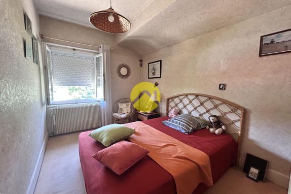 VILLA AVEC DEPENDANCES