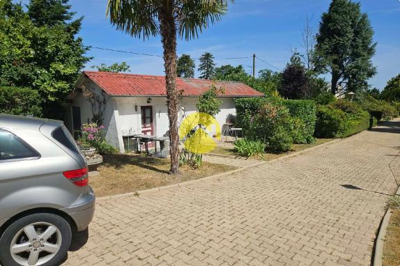 VILLA AVEC DEPENDANCES