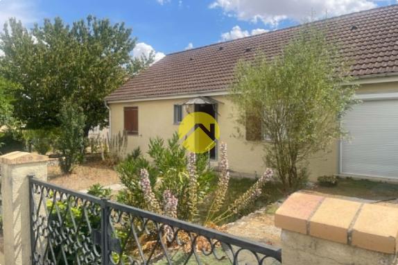 PAVILLON SUR AVORD DE 5 PIECES