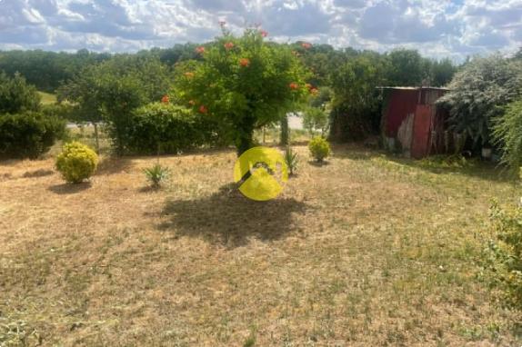 PAVILLON SUR AVORD DE 5 PIECES