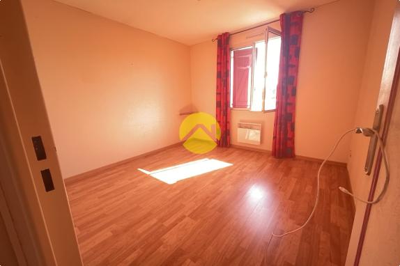 PAVILLON SUR AVORD DE 5 PIECES