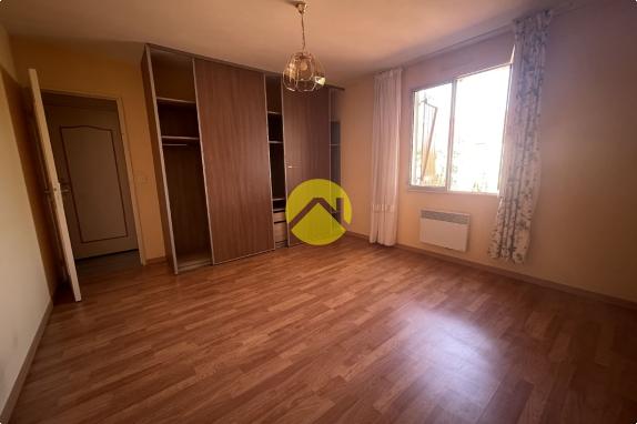 PAVILLON SUR AVORD DE 5 PIECES