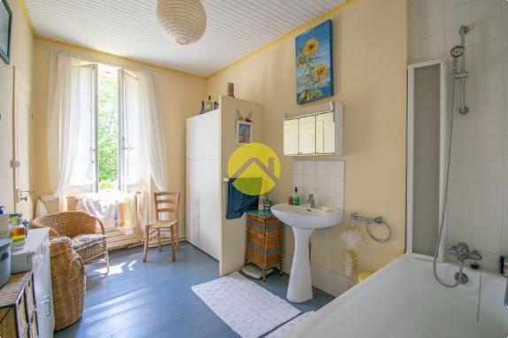 Maison avec gîte au centre bourg
