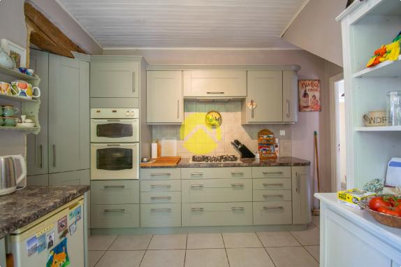 Maison avec gîte au centre bourg