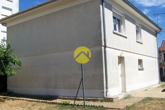 MAISON INDEPENDANTE TRES BON ETAT 