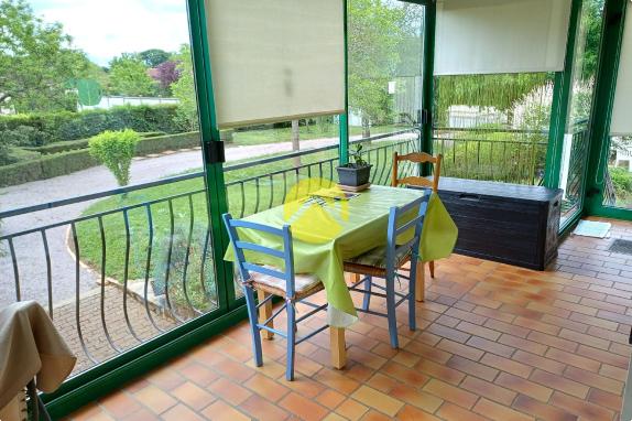TRES JOLIE MAISON SUR SOUS SOL