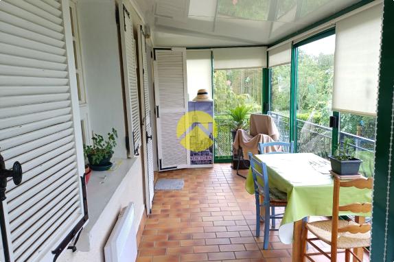 TRES JOLIE MAISON SUR SOUS SOL
