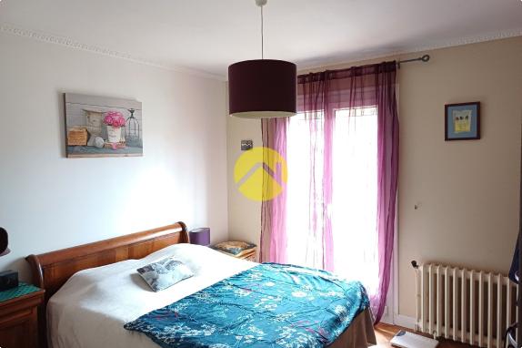 TRES JOLIE MAISON SUR SOUS SOL