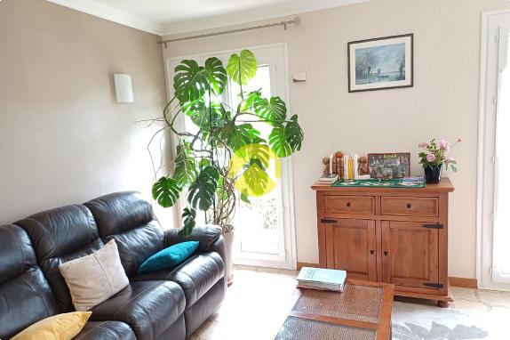 TRES JOLIE MAISON SUR SOUS SOL