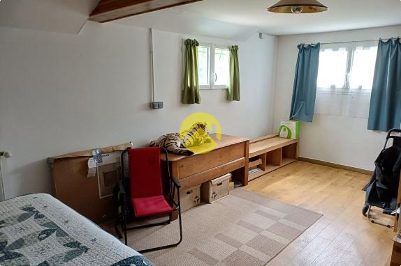 TRES JOLIE MAISON SUR SOUS SOL