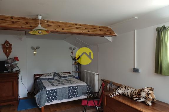 TRES JOLIE MAISON SUR SOUS SOL