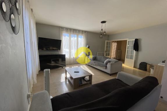 GRANDE MAISON PROCHE DE TOUT