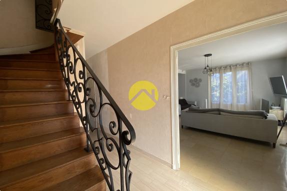 GRANDE MAISON PROCHE DE TOUT