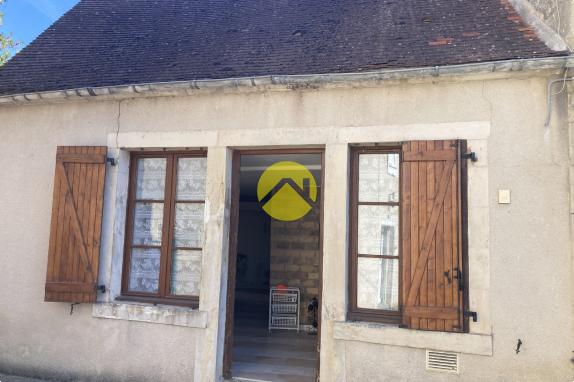 MAISON DE 3 PIECES AVEC GRANGE