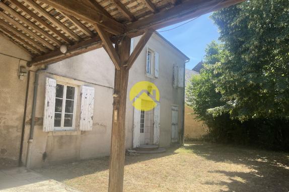 MAISON DE MAITRE PLEINE DE CHARME