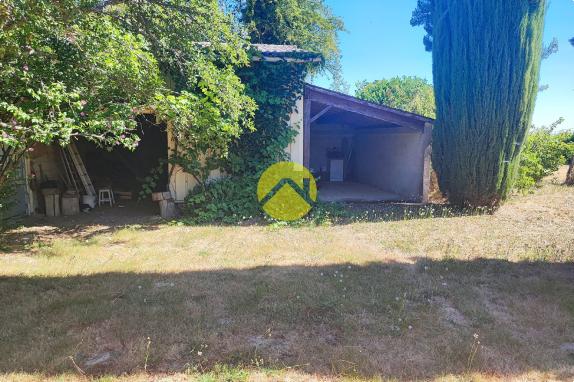 19683m² de terrain attenant...