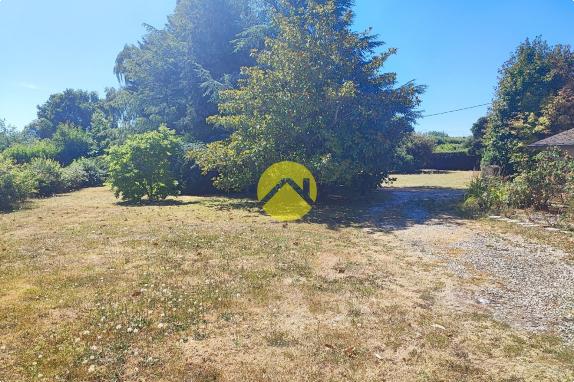 19683m² de terrain attenant...