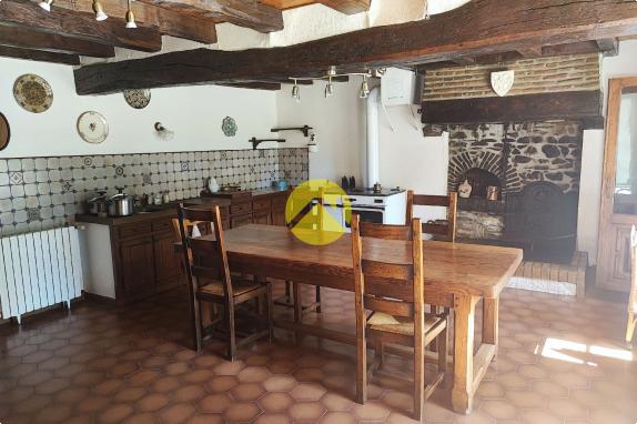 19683m² de terrain attenant...