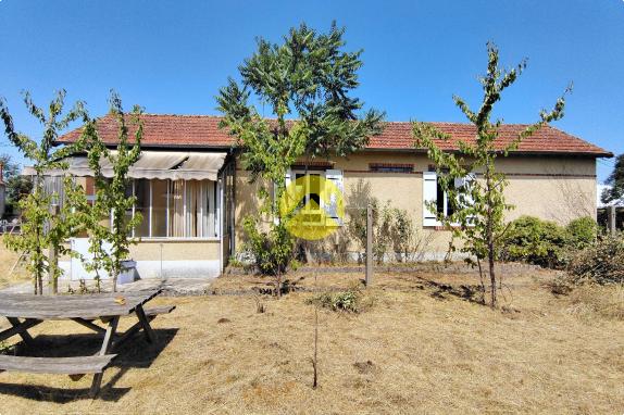 Maison et grand garage atelier