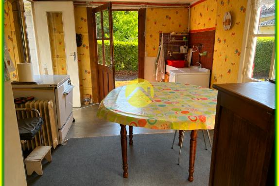 2 CHAMBRES TERRAIN 812M²
